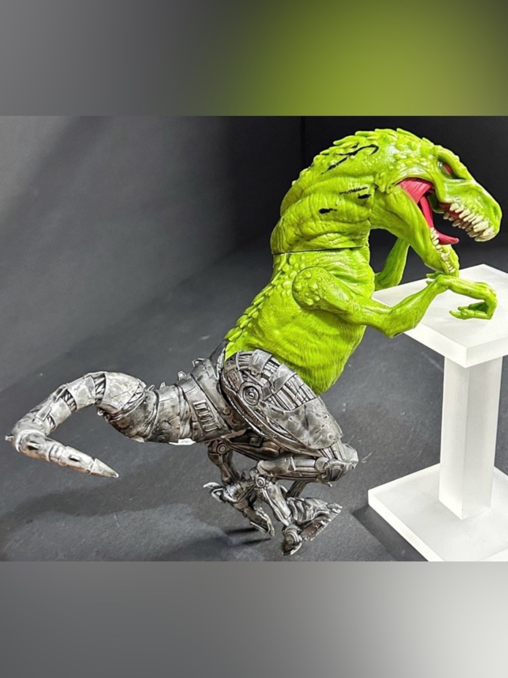 McFarlane Toys RAW 10 Raptar 6" Dinosaur Action Figure Raptor Velociraptor